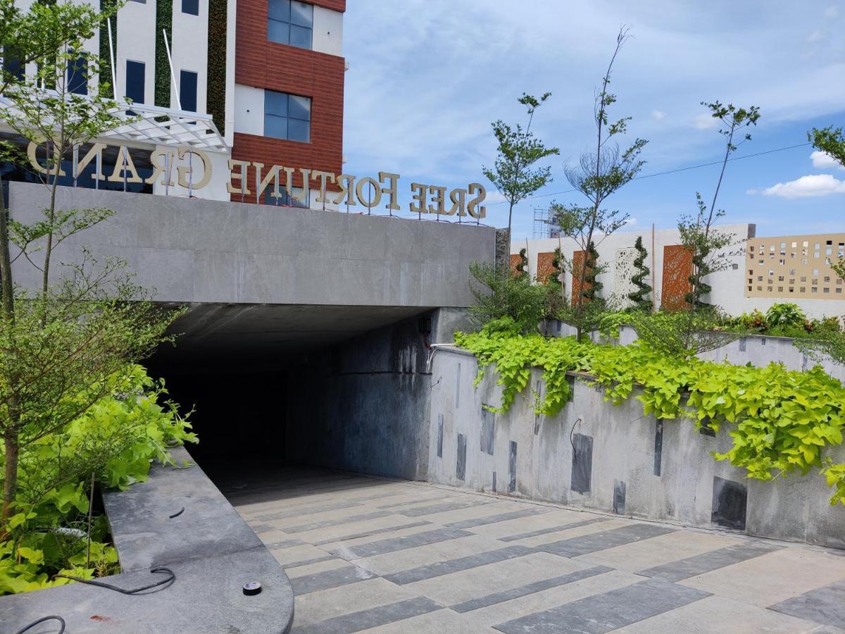 Sree Fortune Grand, Tadepalli Hotel Tadepalle Exterior foto